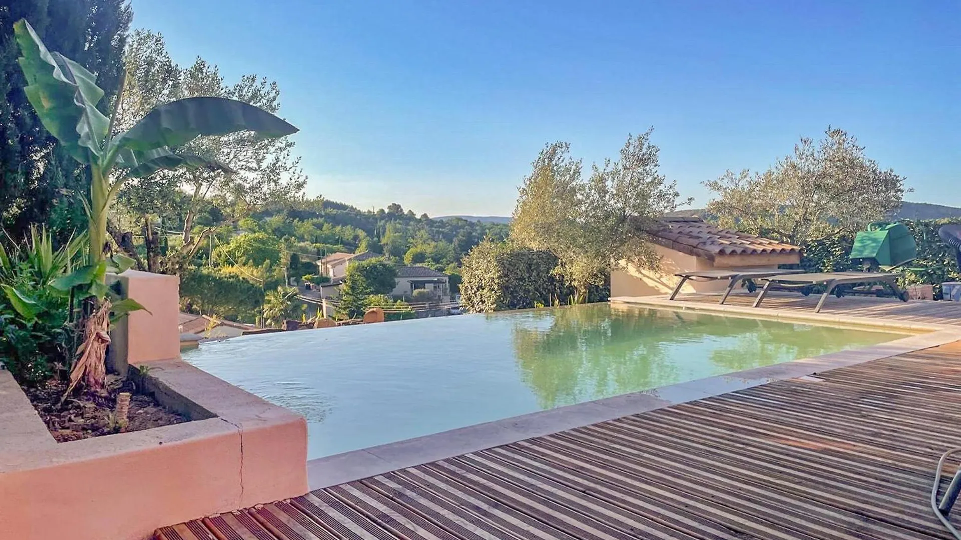 Amazing Home In Vinezac