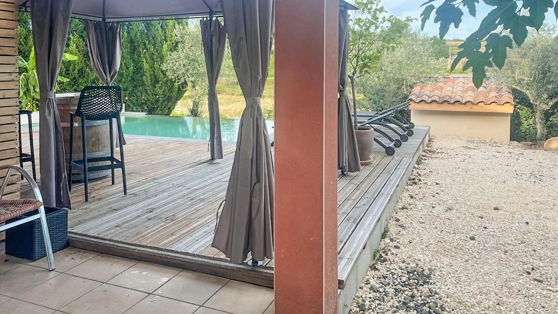 Amazing Home In Vinezac